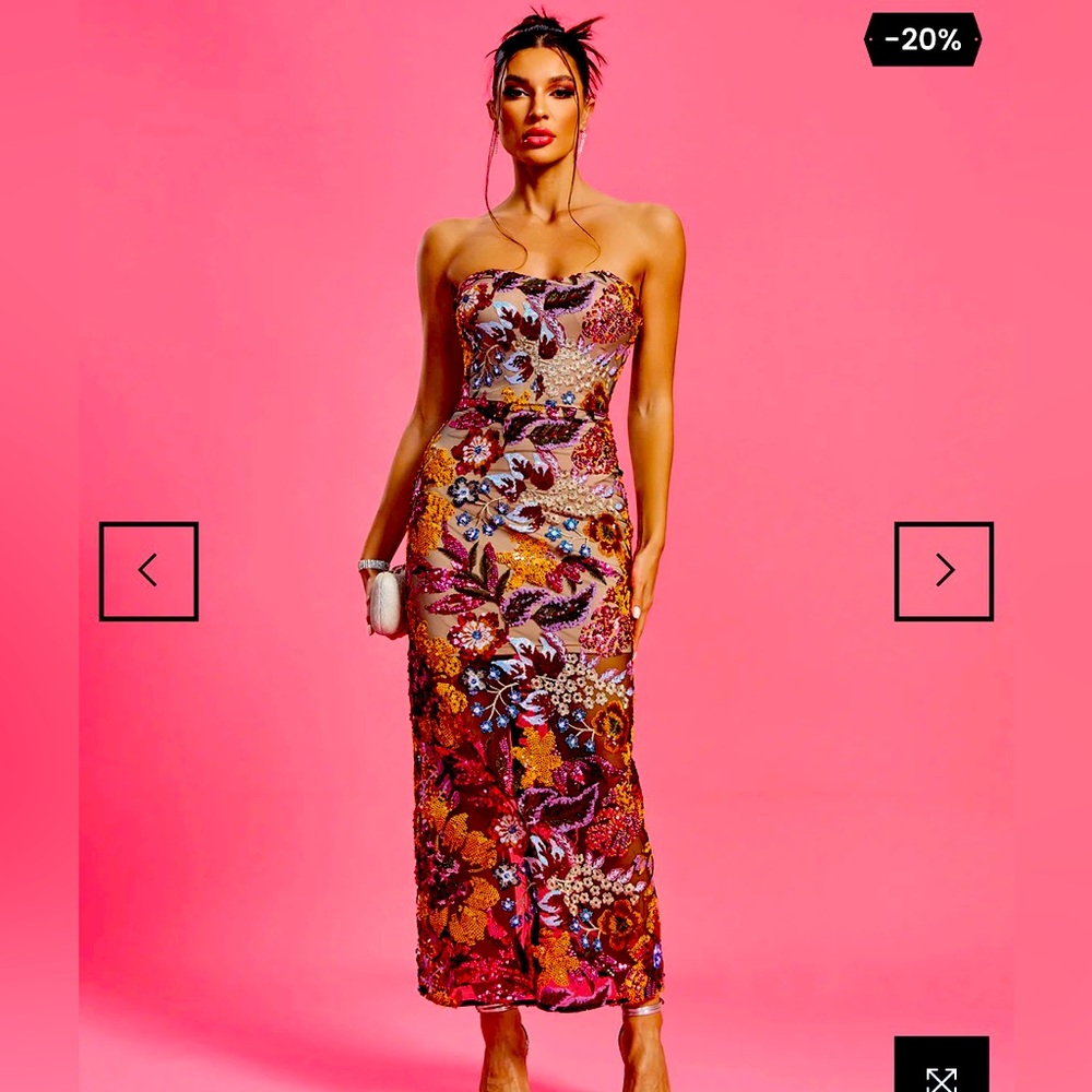 Absolutely gorgeous dress for many occasions.